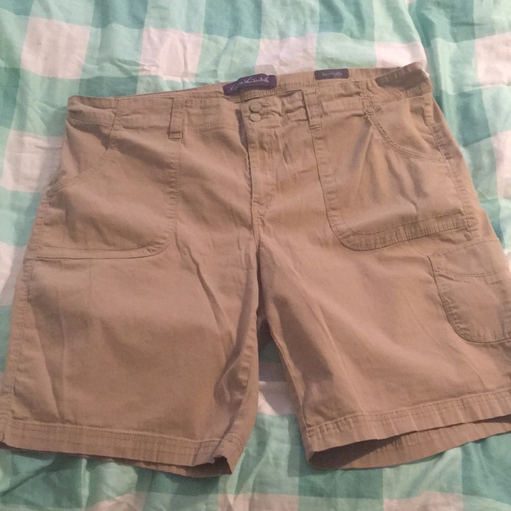 Gloria Vanderbilt shorts